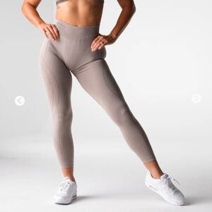 NVGTN Taupe Geo Seamless Legging Size Small